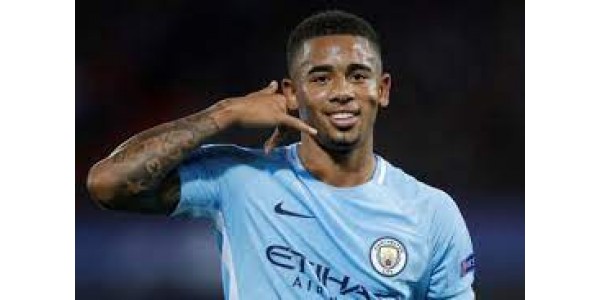 Arsenal signe l'attaquant de Manchester City pour 30 millions de livres sterling